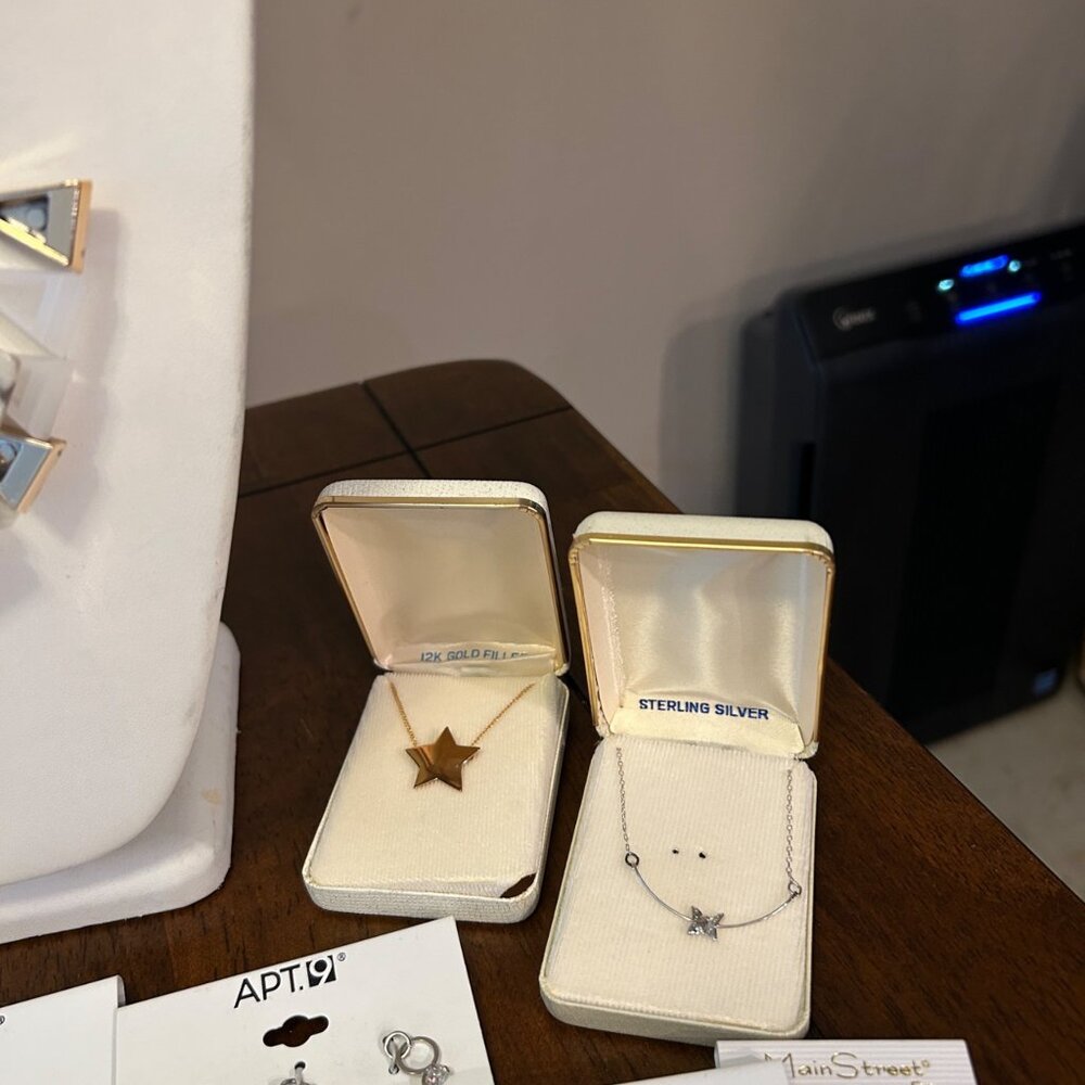 70-Piece Costume Jewelry Lot Charms Necklaces, Earrings Brooches Barrettes - Picture 8 of 16